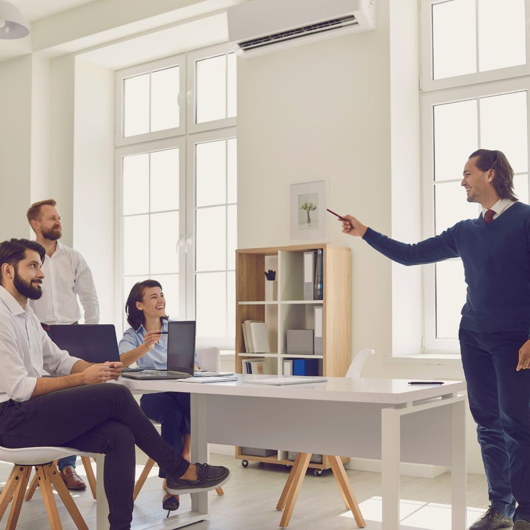 Le portage salarial offre aux jeunes un moyen simple et sécurisé pour débuter dans l’immobilier, sans risque et avec un vrai accompagnement.