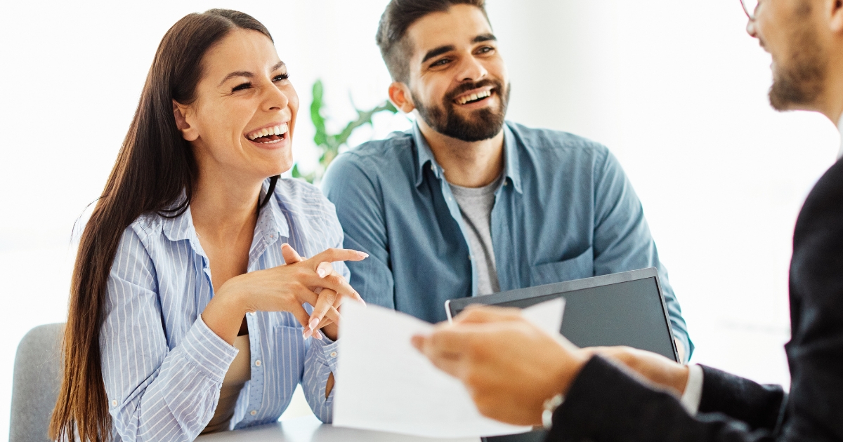 Portage salarial immobilier : transformer vos commissions en salaire sécurisé, lisser vos revenus et optimiser votre rémunération.